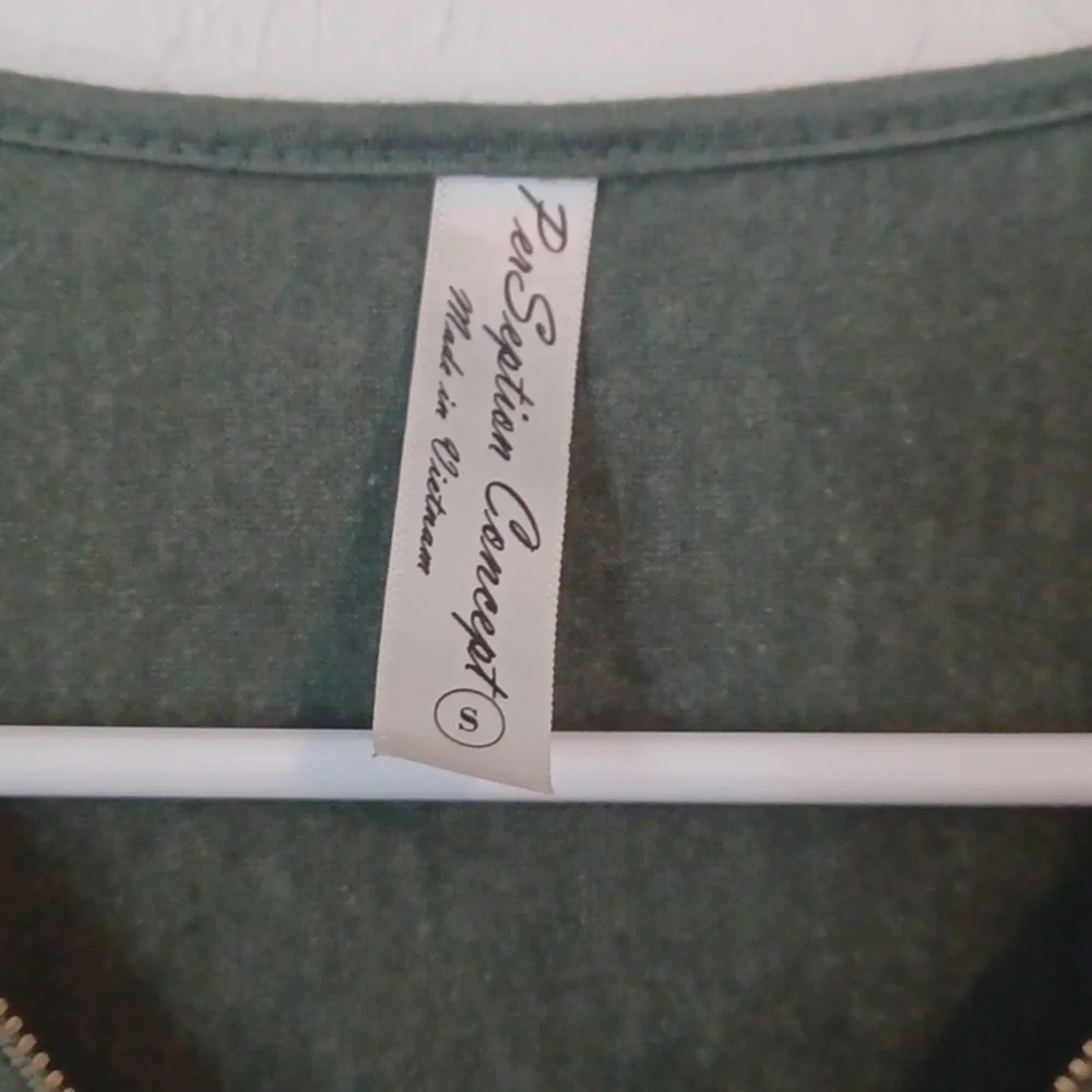 PerSeption Concept Forest Green Tank Top With Gold Zipper Womans Size Small - Picture 5 of 5